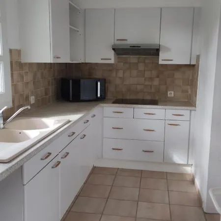 Logement T2 Proche Port Lilly *